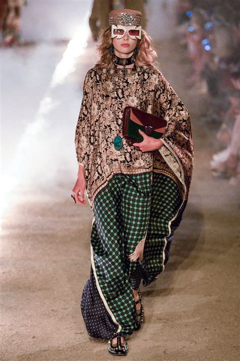 gucci look 52|GUCCI Fashion Show Gallery .